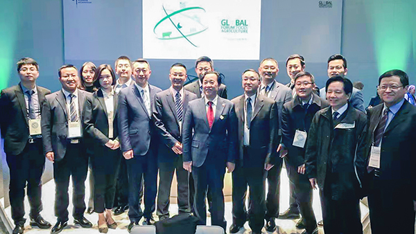 托普云農董事長陳渝陽隨屈冬玉副部長率團出訪德國